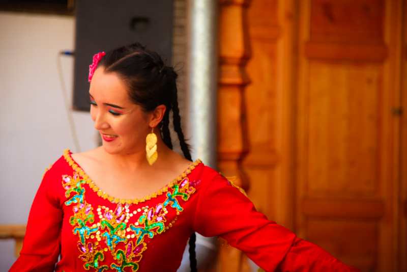 【新時(shí)代幸福美麗新邊疆】去伊犁喀贊其拜訪&ldquo;生活在宮殿里的老百姓&rdquo;