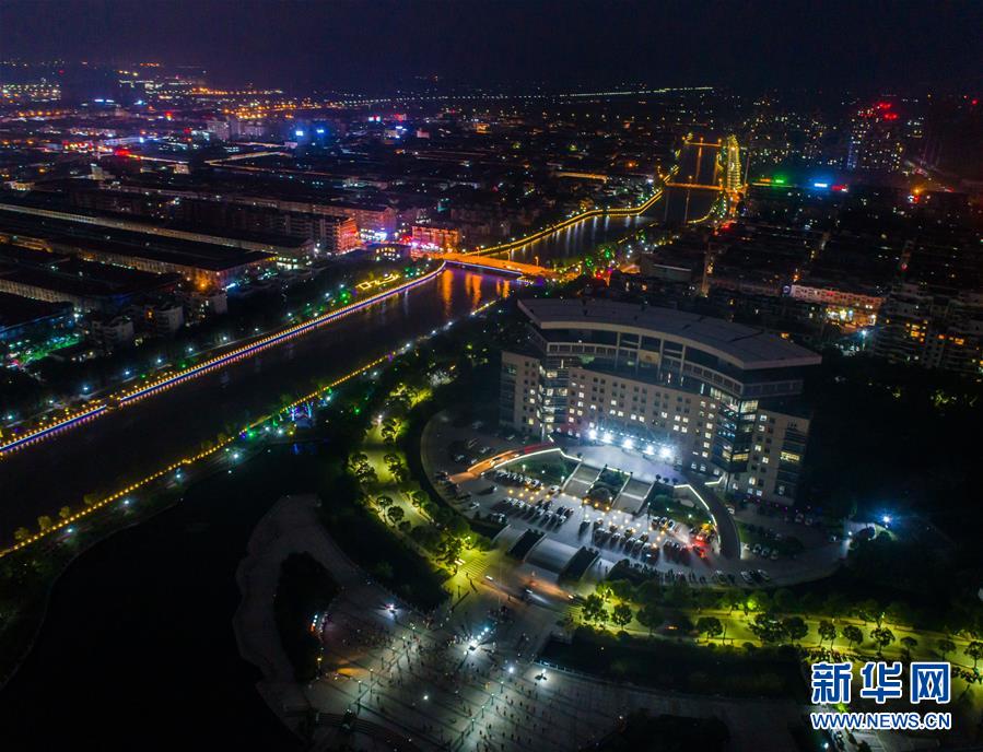 （壯闊東方潮 奮進新時代&mdash;&mdash;慶祝改革開放40年&middot;圖文互動）（5）&ldquo;斜杠青年&rdquo;楊建平：&ldquo;我是時代的幸運兒！&rdquo;