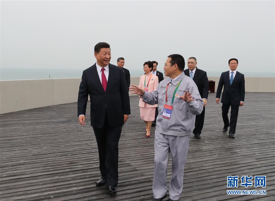 (時(shí)政)(2)習(xí)近平出席港珠澳大橋開(kāi)通儀式并宣布大橋正式開(kāi)通