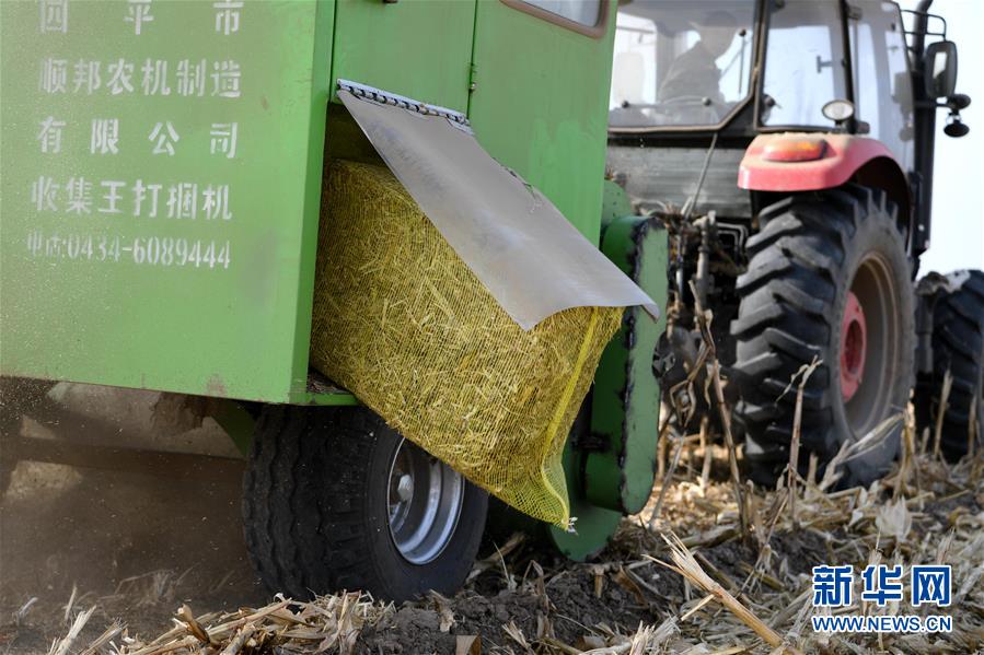 （在習(xí)近平新時(shí)代中國特色社會主義思想指引下&mdash;&mdash;新時(shí)代新氣象新作為&middot;鄉(xiāng)村振興戰(zhàn)略&middot;圖文互動）（3）&ldquo;與其放火，不如打包&rdquo;&mdash;&mdash;山西渾源秸稈綜合再利用見聞