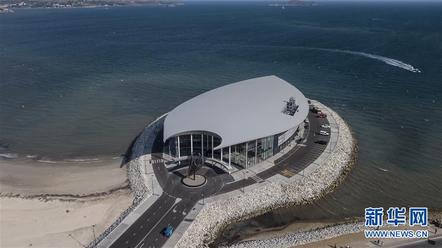 （新華全媒頭條&middot;圖文互動）（2）特稿：深化周邊友好　共促亞太繁榮&mdash;&mdash;寫在習(xí)近平主席出席亞太經(jīng)合組織第二十六次領(lǐng)導(dǎo)人非正式會議，對巴布亞新幾內(nèi)亞、文萊和菲律賓進(jìn)行國事訪問并在巴新同建交太平洋島國領(lǐng)導(dǎo)人會晤之際