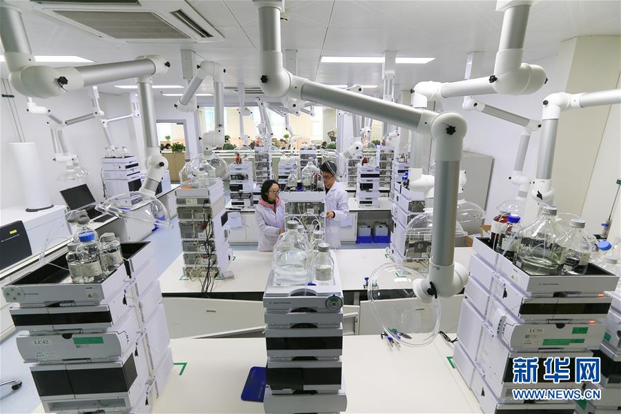 （百城百縣百企調(diào)研行&middot;圖文互動(dòng)）（5）&ldquo;藍(lán)鯨1號(hào)&rdquo;從這里駛出&mdash;&mdash;山東煙臺(tái)崛起制造業(yè)高地