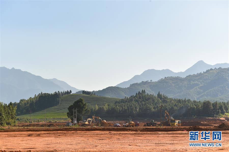 （在習(xí)近平新時(shí)代中國(guó)特色社會(huì)主義思想指引下&middot;慶祝改革開放40周年&middot;綠色發(fā)展）（新華全媒頭條&middot;圖文互動(dòng)）（4）綠色發(fā)展：書寫在中國(guó)大地上的美麗畫卷