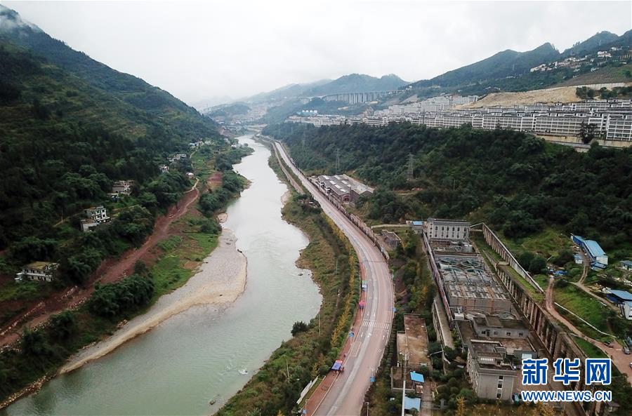 (在習(xí)近平新時(shí)代中國特色社會主義思想指引下·慶祝改革開放40周年·綠色發(fā)展·圖文互動)(3)烈火淬煉中的轉(zhuǎn)型之變——綠色發(fā)展之“火”的故事