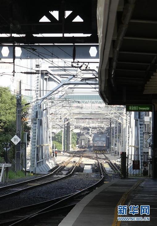 （圖文互動(dòng)）（5）四十年、一扇窗&mdash;&mdash;兩地值守者眼中的羅湖橋