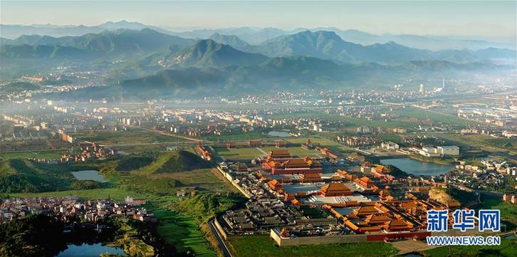 (慶祝改革開放40周年基層行·鄉(xiāng)鎮(zhèn)篇·圖文互動)(1)橫店40年:“橫空出世”光影間