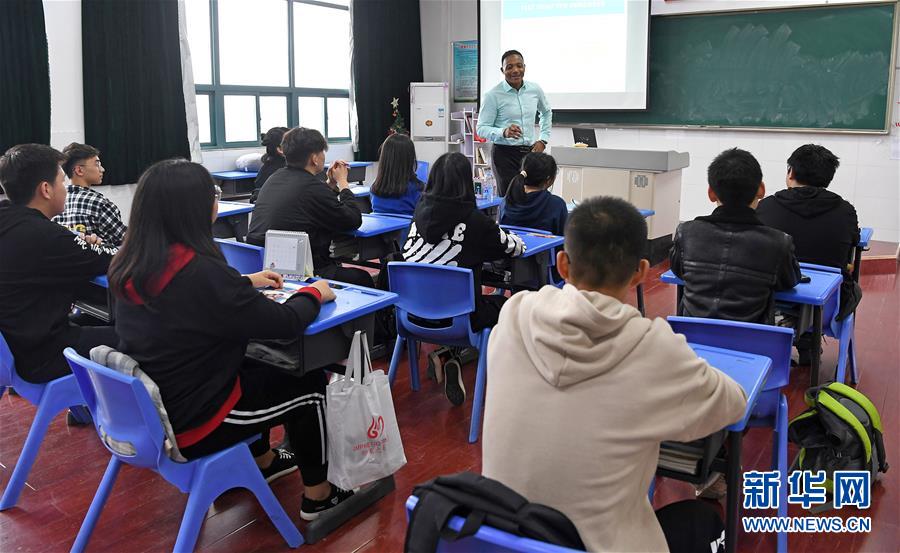 (慶祝改革開放40周年基層行·學校篇·圖文互動)(4)白鷺洲中學40年:書院教育的時代探索