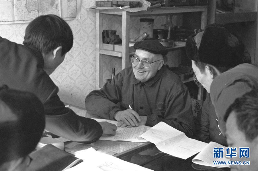 （圖文互動）（2）為發(fā)展和進(jìn)步，與中國攜手同行&mdash;&mdash;中國改革友誼獎?wù)芦@得者群像 