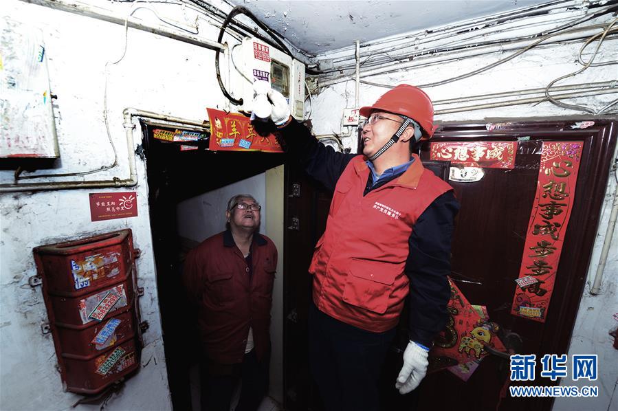 （改革先鋒風采&middot;圖文互動）（2）張黎明：譜寫新時代勞動者之歌 