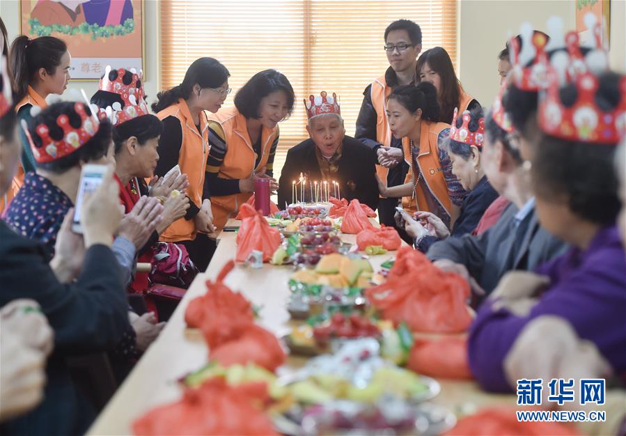 （奮進(jìn)新時(shí)代&middot;迎接兩會）（7）共享發(fā)展&mdash;&mdash;向共同富裕方向穩(wěn)步前進(jìn)