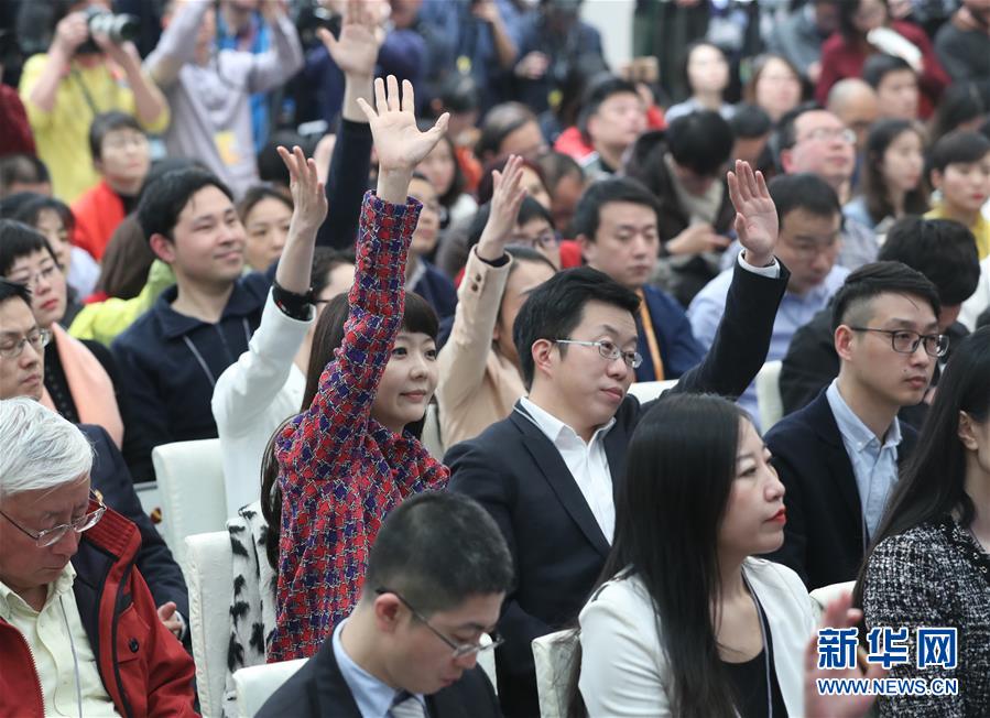 （兩會(huì)&middot;XHDW）（6）全國(guó)政協(xié)十三屆一次會(huì)議舉行新聞發(fā)布會(huì)