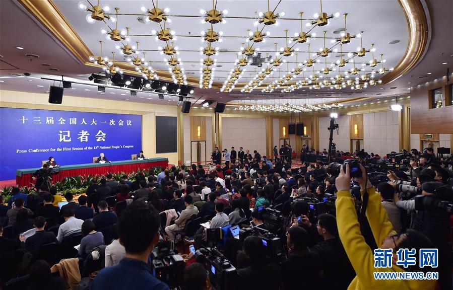 （兩會）（2）國務(wù)院扶貧辦主任劉永富就&ldquo;打好精準(zhǔn)脫貧攻堅戰(zhàn)&rdquo;答記者問