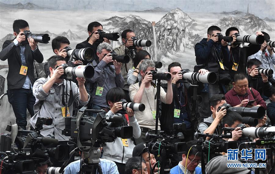 (兩會(huì)·XHDW)(8)沈春耀等回答中外記者提問(wèn)