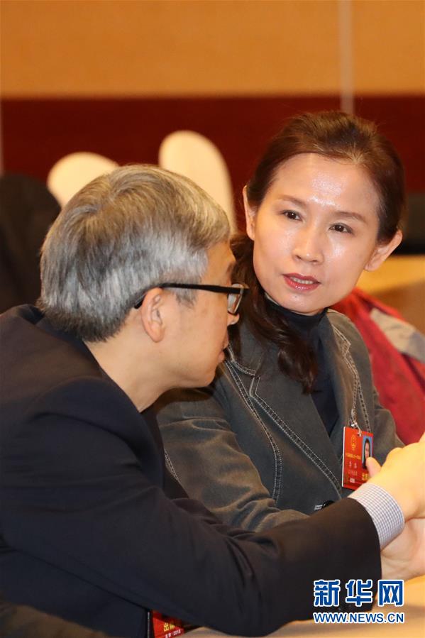 （兩會(huì)&middot;基層代表履職故事）（2）全國(guó)人大代表李潞：承載生命囑托 堅(jiān)守醫(yī)生職責(zé)