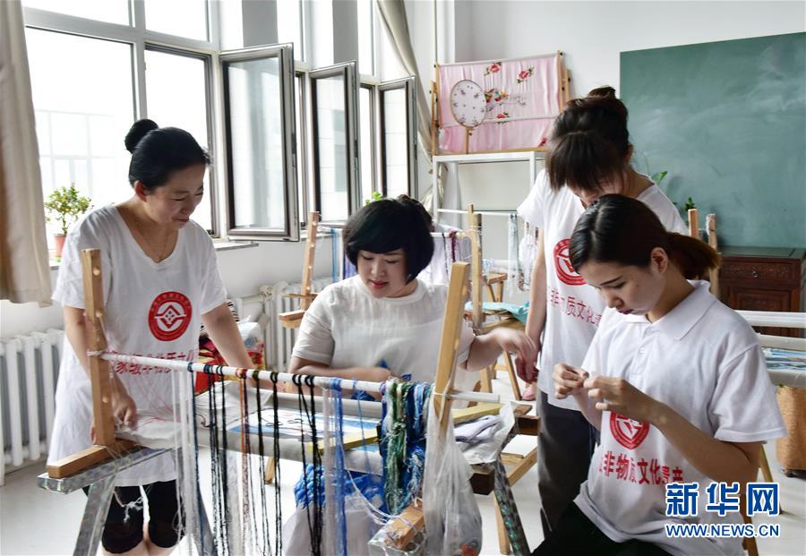 （兩會(huì)&middot;基層代表履職故事）（4）全國人大代表孫艷玲：做好非遺事業(yè)，讓古老技藝活起來