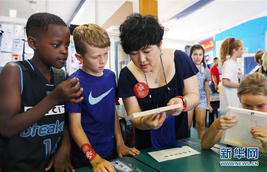 （兩會(huì)&middot;基層代表履職故事）（6）全國(guó)人大代表孫艷玲：做好非遺事業(yè)，讓古老技藝活起來(lái)