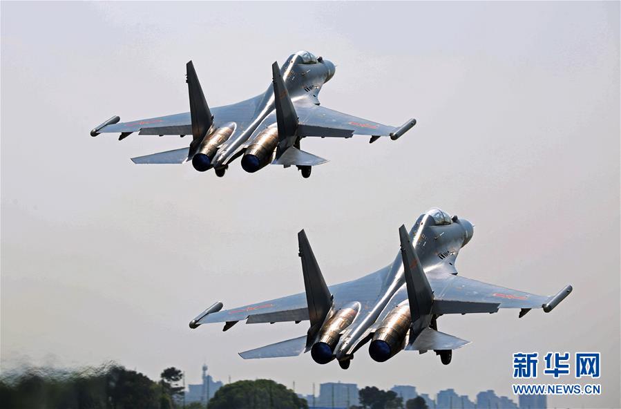 （新華全媒頭條&middot;圖文互動(dòng)）（5）戰(zhàn)鷹，為祖國(guó)奮飛&mdash;&mdash;記空軍航空兵某旅旅長(zhǎng)、特級(jí)飛行員郝井文