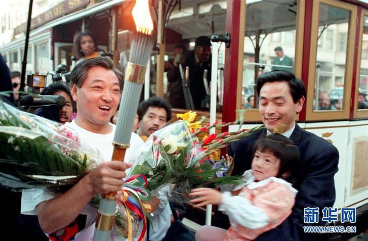 （改革先鋒風(fēng)采&middot;圖文互動）（4）展現(xiàn)團(tuán)結(jié)一致的拼搏精神&mdash;&mdash;記我國首位奧運(yùn)冠軍許海峰