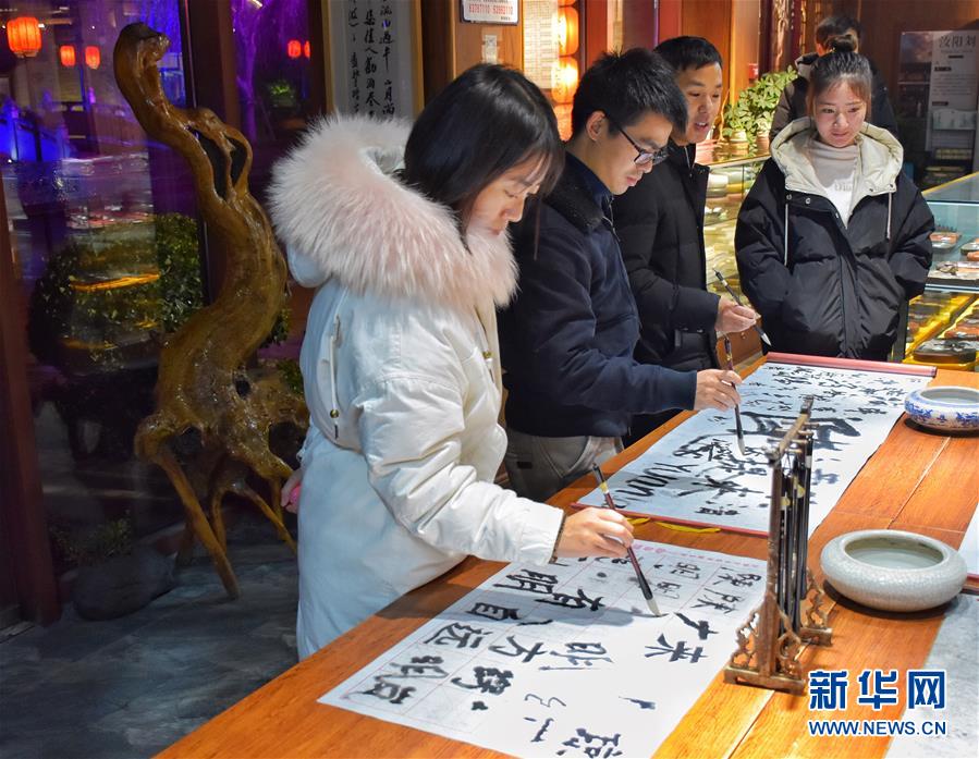 (在習(xí)近平新時(shí)代中國特色社會(huì)主義思想指引下——新時(shí)代新作為新篇章·圖文互動(dòng))(1)水綠相間看古都 古今輝映洛陽城