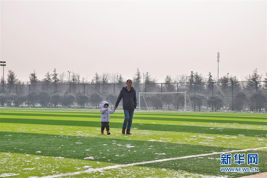 (在習(xí)近平新時(shí)代中國特色社會(huì)主義思想指引下——新時(shí)代新作為新篇章·圖文互動(dòng))(2)水綠相間看古都 古今輝映洛陽城