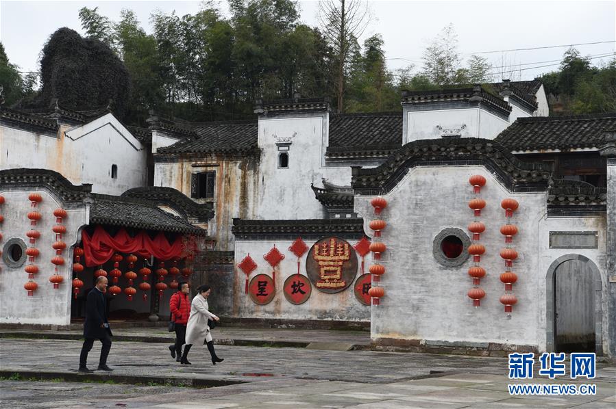 (在習(xí)近平新時(shí)代中國特色社會主義思想指引下·將改革開放進(jìn)行到底·強(qiáng)國之基)(新華全媒頭條·圖文互動)(5)奮斗不停步 改革再出發(fā)——“四個(gè)自信”筑牢強(qiáng)國之基