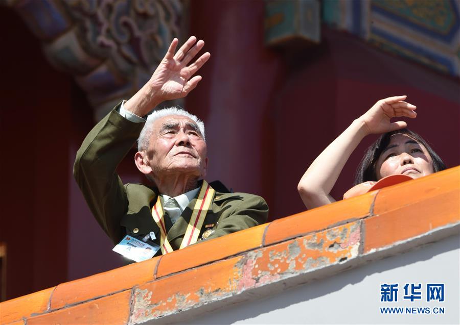 （新華全媒頭條&middot;強(qiáng)軍思想引領(lǐng)新征程&middot;圖文互動）（3）那一刻，我們光榮接受檢閱