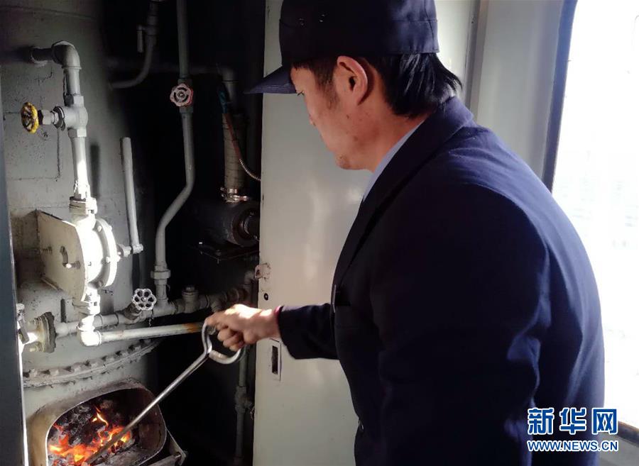 （新春走基層&middot;圖文互動）（3）變的是時間，不變的是溫情&mdash;&mdash;開往小興安嶺深處的幸福&ldquo;慢火車&rdquo;