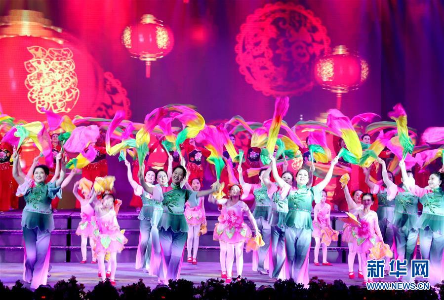 （在習(xí)近平新時(shí)代中國(guó)特色社會(huì)主義思想指引下&mdash;&mdash;新時(shí)代新作為新篇章&middot;圖文互動(dòng)）（2）歡樂的&ldquo;精氣神兒&rdquo;從哪來？&mdash;&mdash;&ldquo;東北小延安&rdquo;用&ldquo;文化密鑰&rdquo;解鎖基層治理