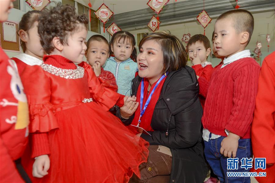 (兩會(huì)前夕看落實(shí)·圖文互動(dòng))(5)牢記囑托增進(jìn)民族團(tuán)結(jié) 凝心聚力建設(shè)美麗新疆——新疆落實(shí)習(xí)近平總書(shū)記全國(guó)兩會(huì)重要講話精神紀(jì)實(shí)