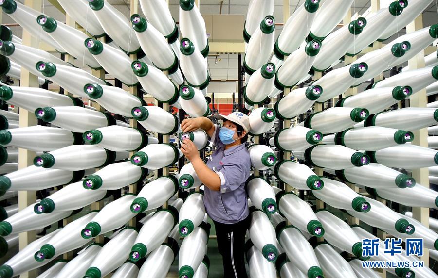 #(新華全媒頭條·迎接兩會(huì)特別報(bào)道·圖文互動(dòng))(11)會(huì)當(dāng)水擊三千里——全國兩會(huì)前夕看中國信心