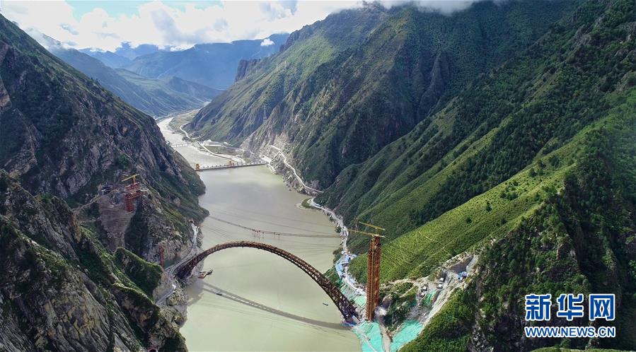 （新華全媒頭條&middot;圖文互動(dòng)）（3）昂首闊步向未來(lái)&mdash;&mdash;寫(xiě)在西藏民主改革60周年之際