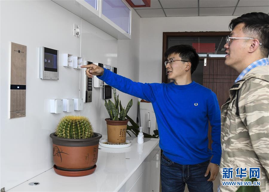 (壯麗70年·奮斗新時代·圖文互動)(6)記者蹲點(diǎn)手記:感受“戈壁明珠”嶄新容顏