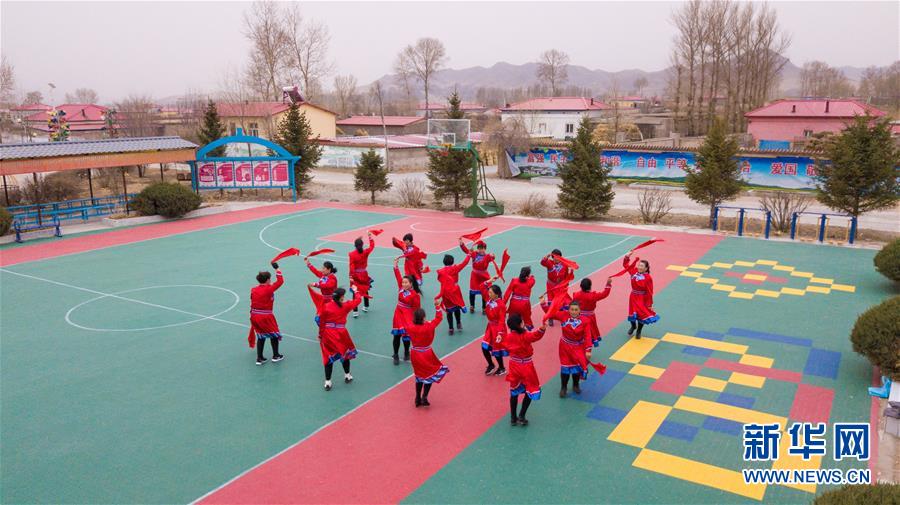 （壯麗70年&middot;奮斗新時(shí)代&middot;圖文互動(dòng)）（3）情同一家，守望相助，共奔小康&mdash;&mdash;內(nèi)蒙古興安盟巴彥敖包嘎查民族團(tuán)結(jié)見(jiàn)聞