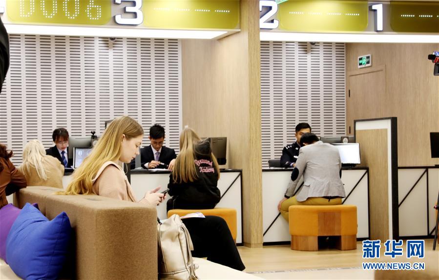 （壯麗70年 奮斗新時(shí)代&mdash;&mdash;推動(dòng)高質(zhì)量發(fā)展調(diào)研行&middot;圖文互動(dòng)）（1）這個(gè)&ldquo;456&rdquo;不簡(jiǎn)單&mdash;&mdash;內(nèi)外聯(lián)動(dòng)開放釋放&ldquo;上海磁力&rdquo;