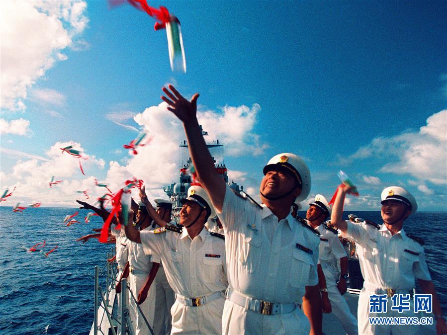 （新華全媒頭條&middot;人民海軍70年&middot;圖文互動）（1）向海圖強春潮涌&mdash;&mdash;黨中央、中央軍委和習主席關心人民海軍建設發(fā)展紀實
