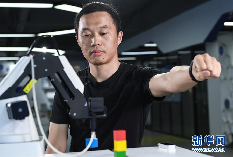 （新華全媒頭條&middot;圖文互動）（13）青春萬歲 強國有我