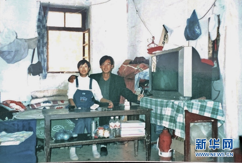 (新華全媒頭條·圖文互動)(4)大漠小城的別樣青春——記內(nèi)地青年學(xué)子扎根新疆且末教書育人