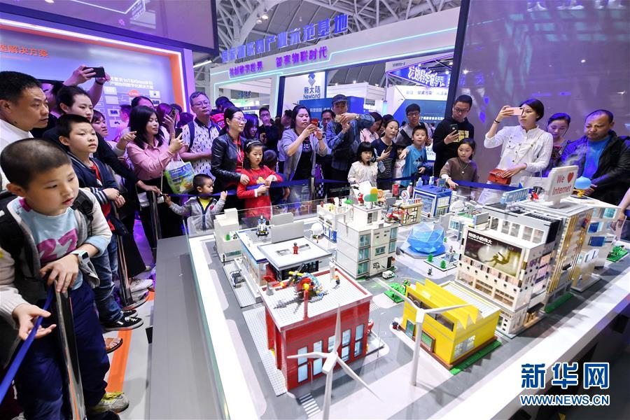 （新華全媒頭條&middot;圖文互動(dòng)）（3）從&ldquo;數(shù)字中國&rdquo;看中國發(fā)展新信號、新亮點(diǎn)、新趨勢