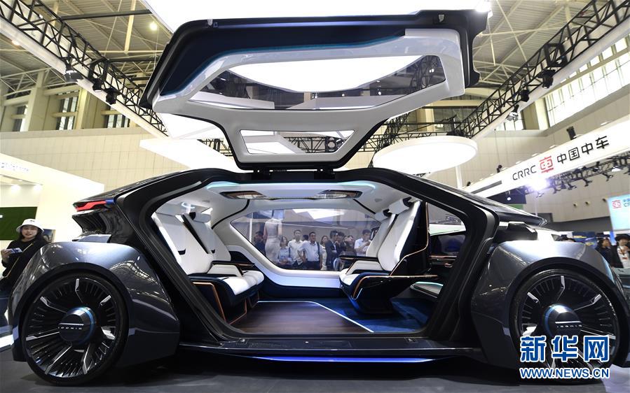 （新華全媒頭條&middot;圖文互動(dòng)）（2）擁抱智能新時(shí)代：世界智能大會(huì)釋放了哪些新信號(hào)？