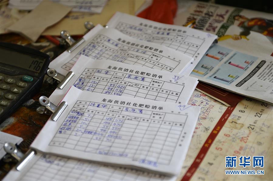 （在習近平新時代中國特色社會主義思想指引下&mdash;&mdash;新時代新作為新篇章&middot;圖文互動）（5）云南省陸良縣：農(nóng)民給供銷社打&ldquo;白條&rdquo; 