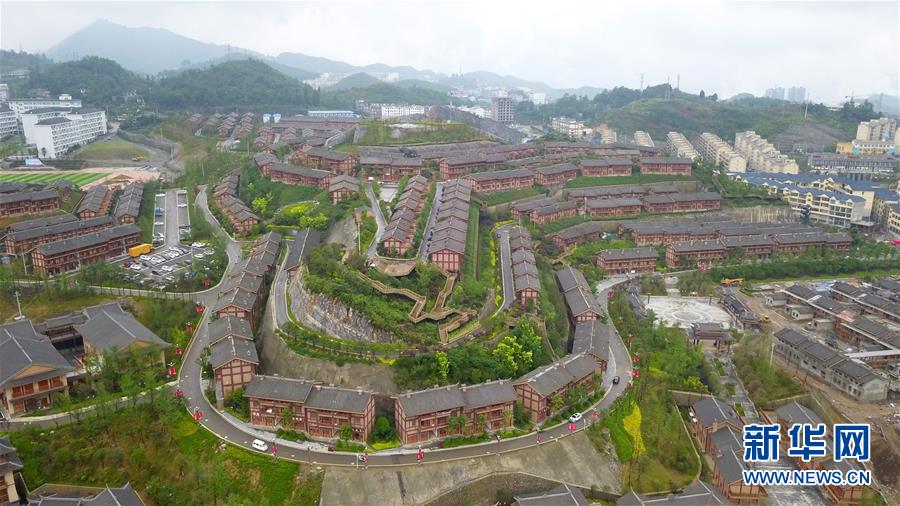 (壯麗70年·奮斗新時代·圖文互動)(3)奮進的阿妹戚托——貴州三寶彝族鄉(xiāng)整鄉(xiāng)搬遷見聞