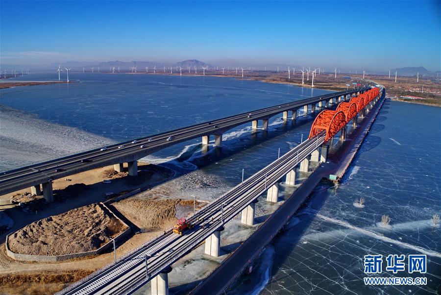 （新華全媒頭條&middot;圖文互動(dòng)）（5）百年&ldquo;筑夢(mèng)&rdquo;的榮光&mdash;&mdash;寫(xiě)在京張高鐵全線(xiàn)軌道貫通之際