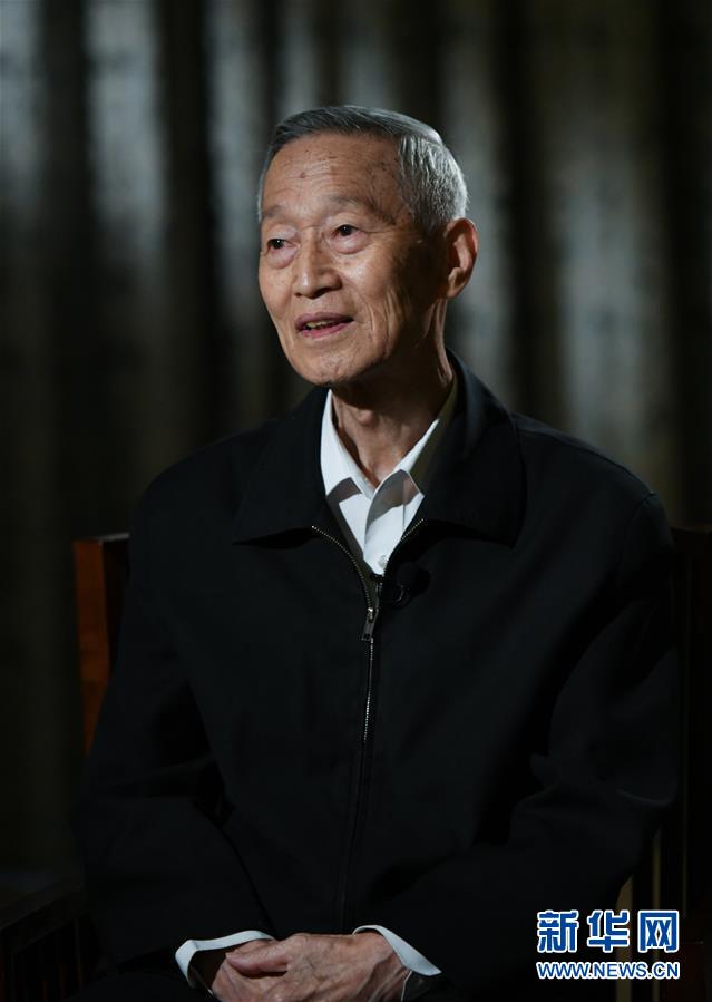 （新華全媒頭條&middot;時(shí)代先鋒&middot;圖文互動(dòng)）（1）傳奇的英雄 無(wú)悔的忠誠(chéng)&mdash;&mdash;記刑偵痕跡檢驗(yàn)專家崔道植