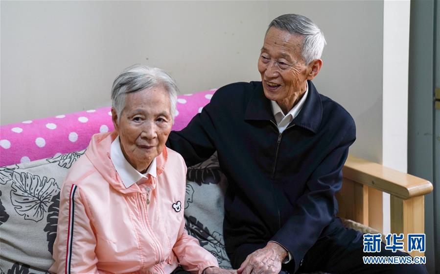 （新華全媒頭條&middot;時(shí)代先鋒&middot;圖文互動(dòng)）（9）傳奇的英雄 無(wú)悔的忠誠(chéng)&mdash;&mdash;記刑偵痕跡檢驗(yàn)專家崔道植