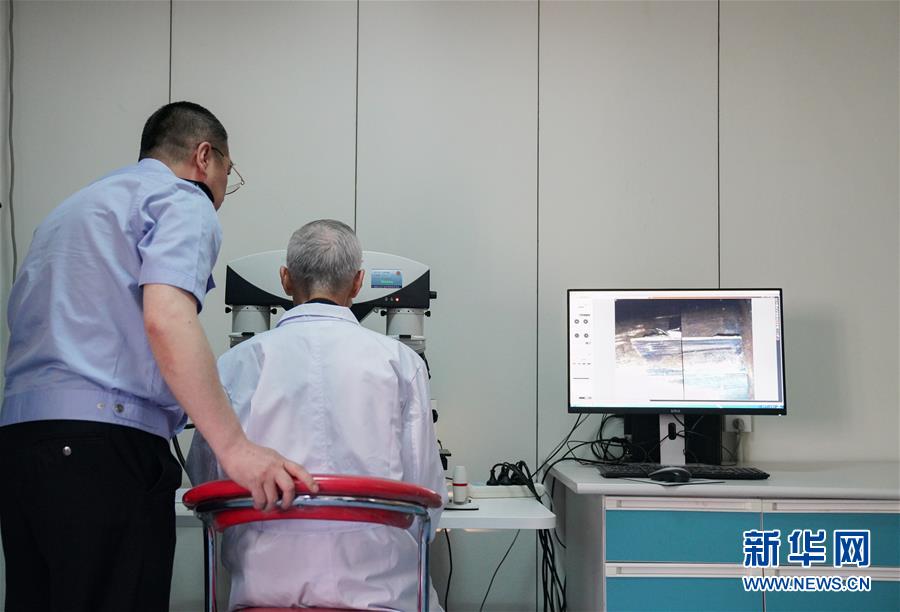 （新華全媒頭條&middot;時(shí)代先鋒&middot;圖文互動(dòng)）（5）傳奇的英雄 無(wú)悔的忠誠(chéng)&mdash;&mdash;記刑偵痕跡檢驗(yàn)專家崔道植