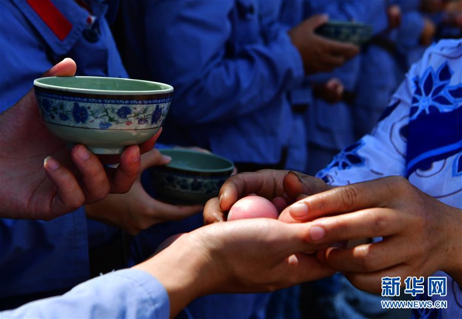 （新華全媒頭條&middot;不忘初心、牢記使命&mdash;&mdash;記者再走長征路&middot;圖文互動）（4）風(fēng)展紅旗如畫&mdash;&mdash;來自長征出發(fā)地長汀、寧化的紅色信仰報告 