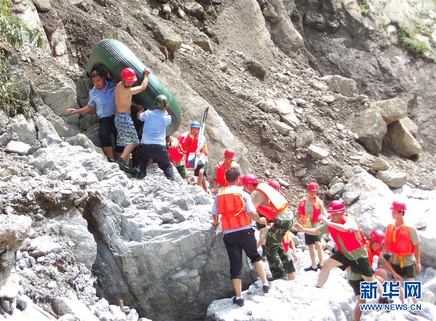 （時代先鋒&middot;圖文互動）（2）為人民&ldquo;逆行&rdquo;的人&mdash;&mdash;追記退役軍人、青年禁毒民警韓順軍