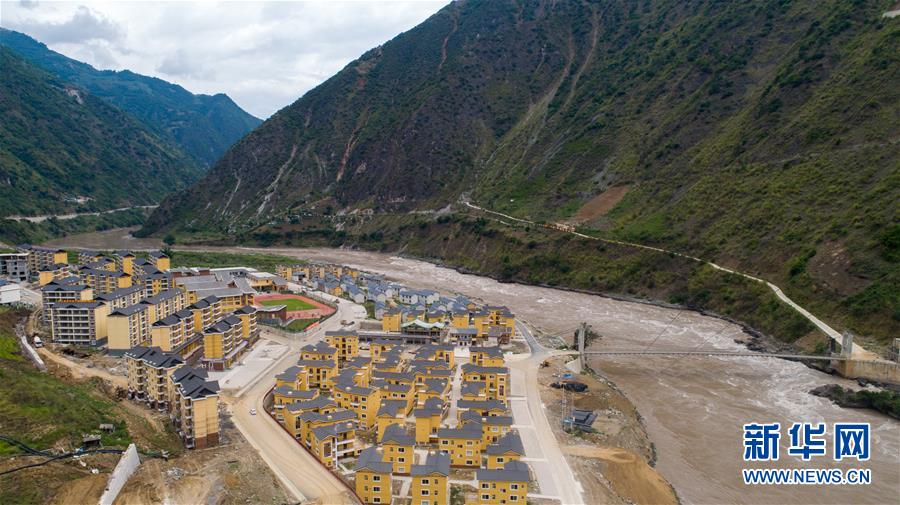 （直過(guò)民族脫貧攻堅(jiān)&middot;圖文互動(dòng)）（1）下山！傈僳群眾開(kāi)啟新生活