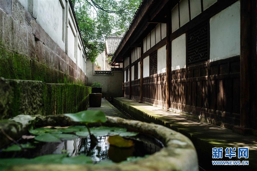 (壯麗70年·奮斗新時代——記者再走長征路·圖文互動)(6)一塊懷表的革命傳承:給王良將軍的一封信