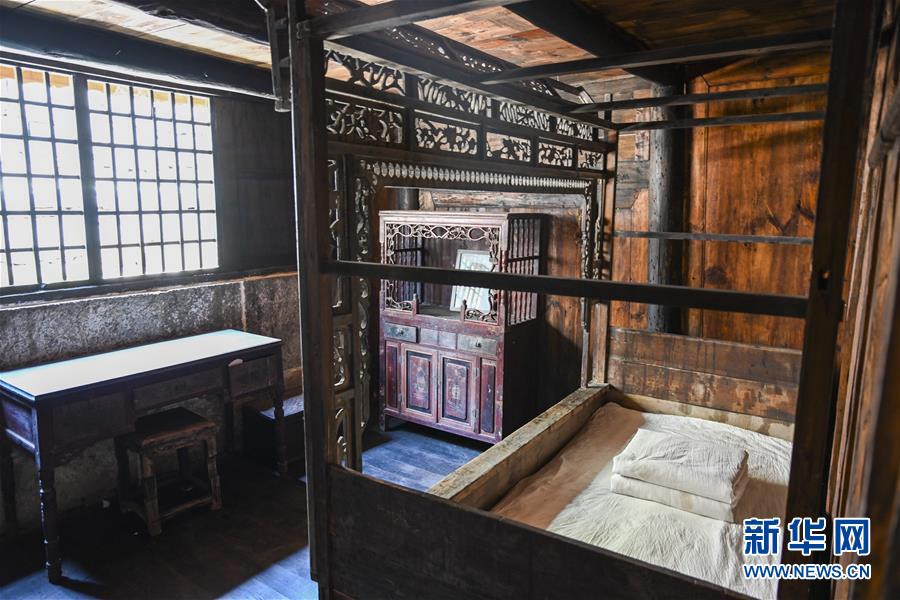 （壯麗70年&middot;奮斗新時(shí)代&mdash;&mdash;記者再走長(zhǎng)征路&middot;圖文互動(dòng)）（5）手捧棉被憶紅軍：走了那么多年，我們都念他們的好